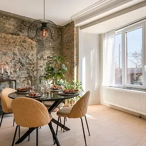 Huswell - Industrial With Terrace In Apartment